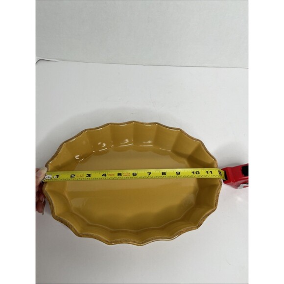 Gold Cerutil Stoneware casserole dish Scalloped edge from Portugal 12"L x 8.5"W - Picture 4 of 6